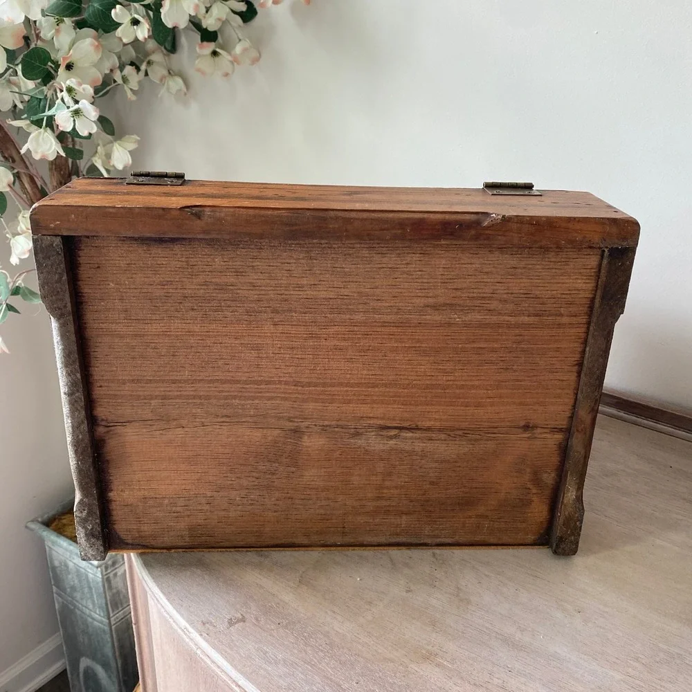 Vintage Farmhouse Bread Box 10